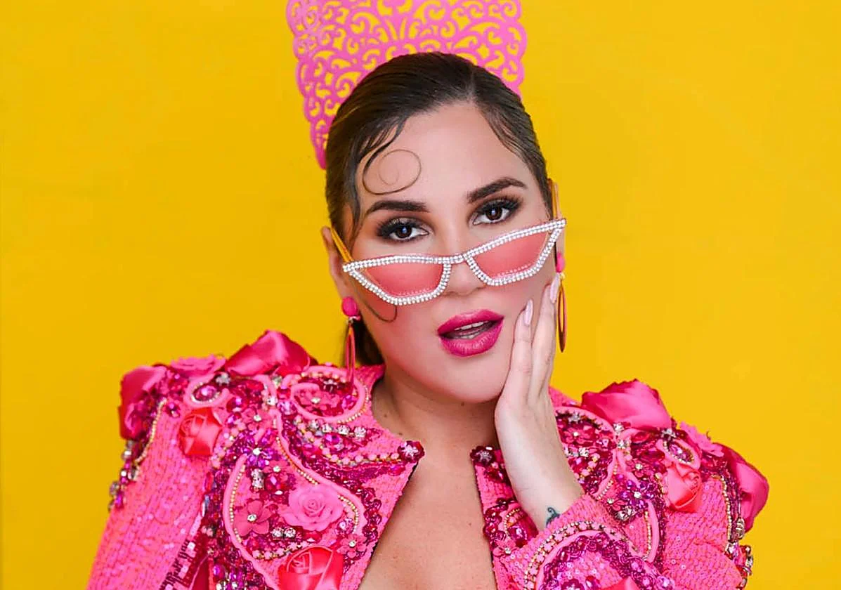 Laura Gallego lleva por España «La Última Folclórica»